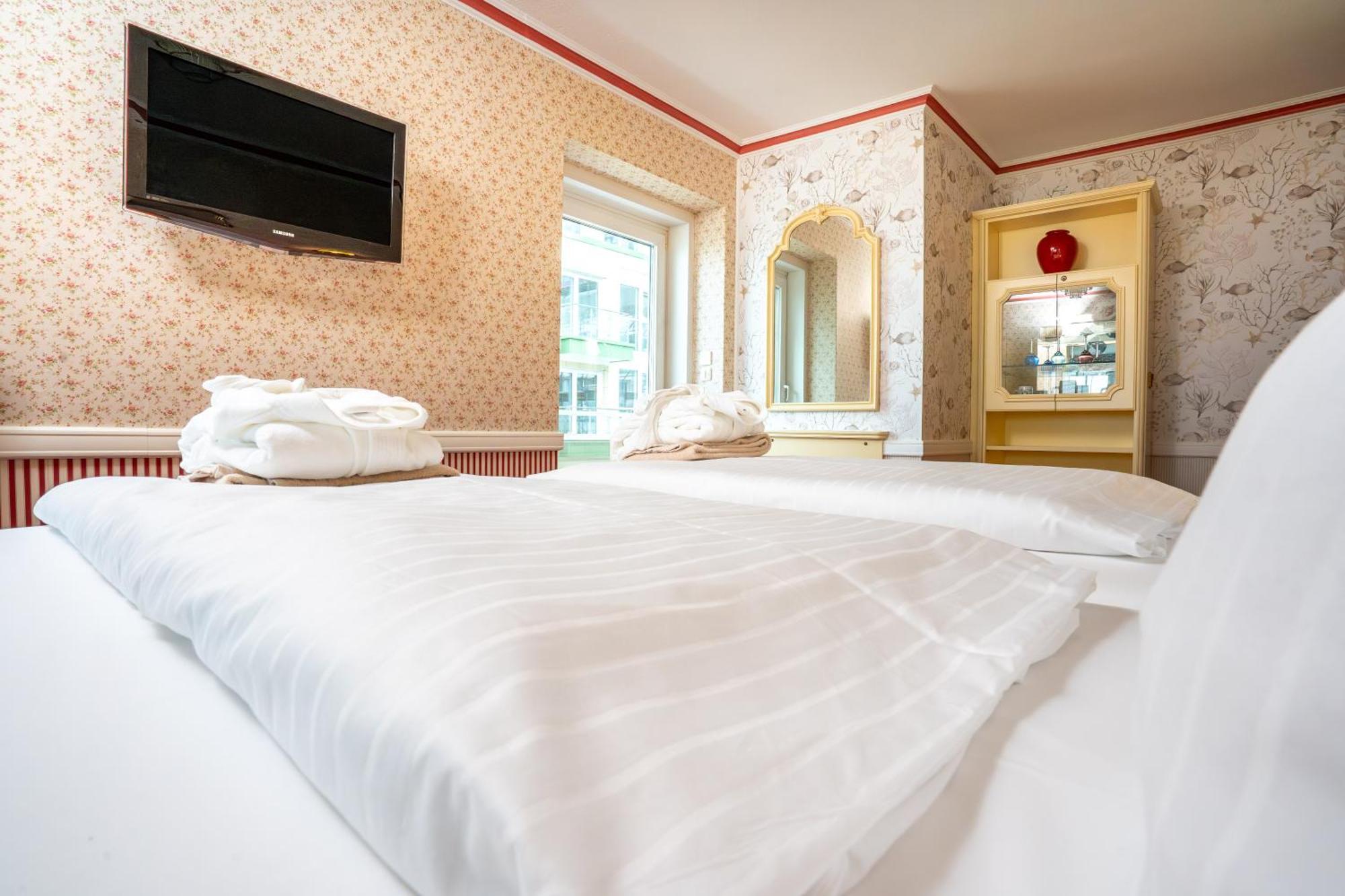 Hotel Strandperle クックスハーフェン エクステリア 写真